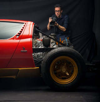Illustration for article titled Cómo se hizo esta impresionante imagen real de un Lamborghini Miura de 2 millones de dólares desintegrándose